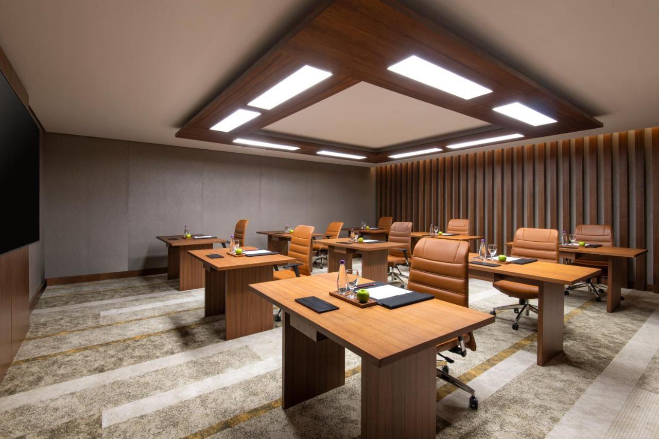 Swissotel Living เจดดาห์ ภายนอก รูปภาพ Meeting room at the hotel