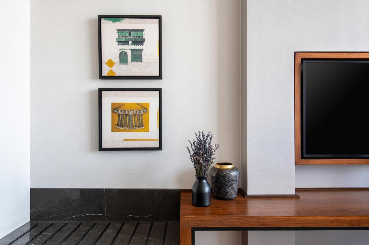 Swissotel Living เจดดาห์ ภายนอก รูปภาพ Artwork by artist, Mark Foxley