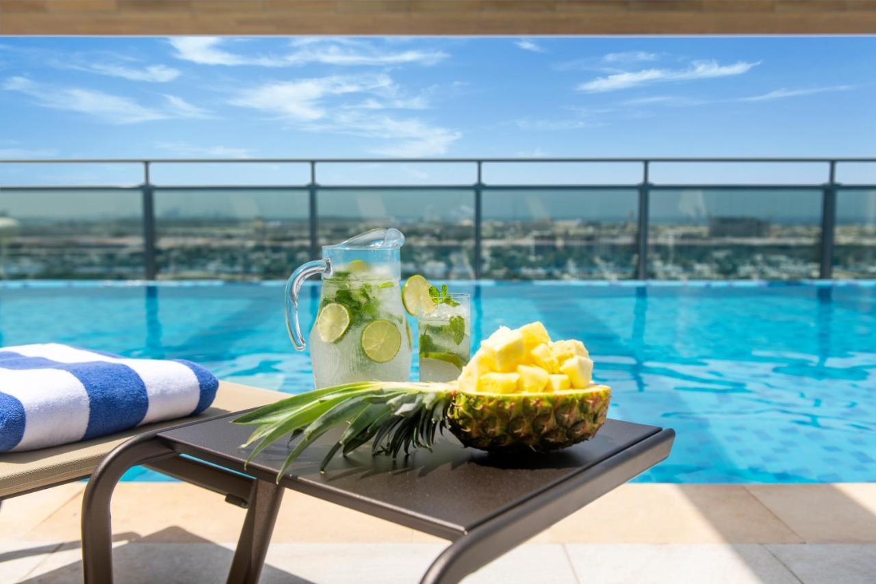 Swissotel Living เจดดาห์ ภายนอก รูปภาพ The pool at the hotel