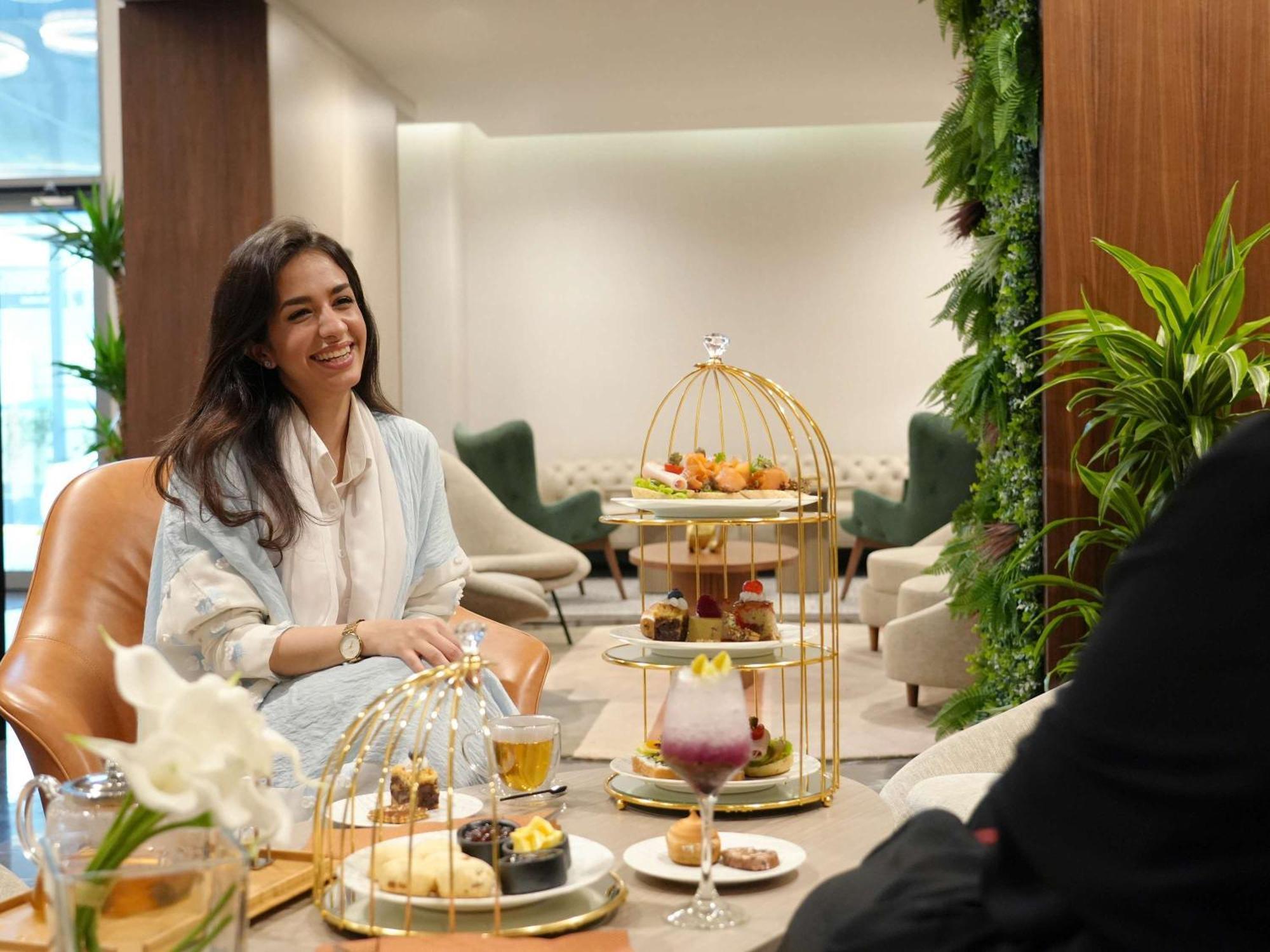 Swissotel Living เจดดาห์ ภายนอก รูปภาพ The Lounge at the airport